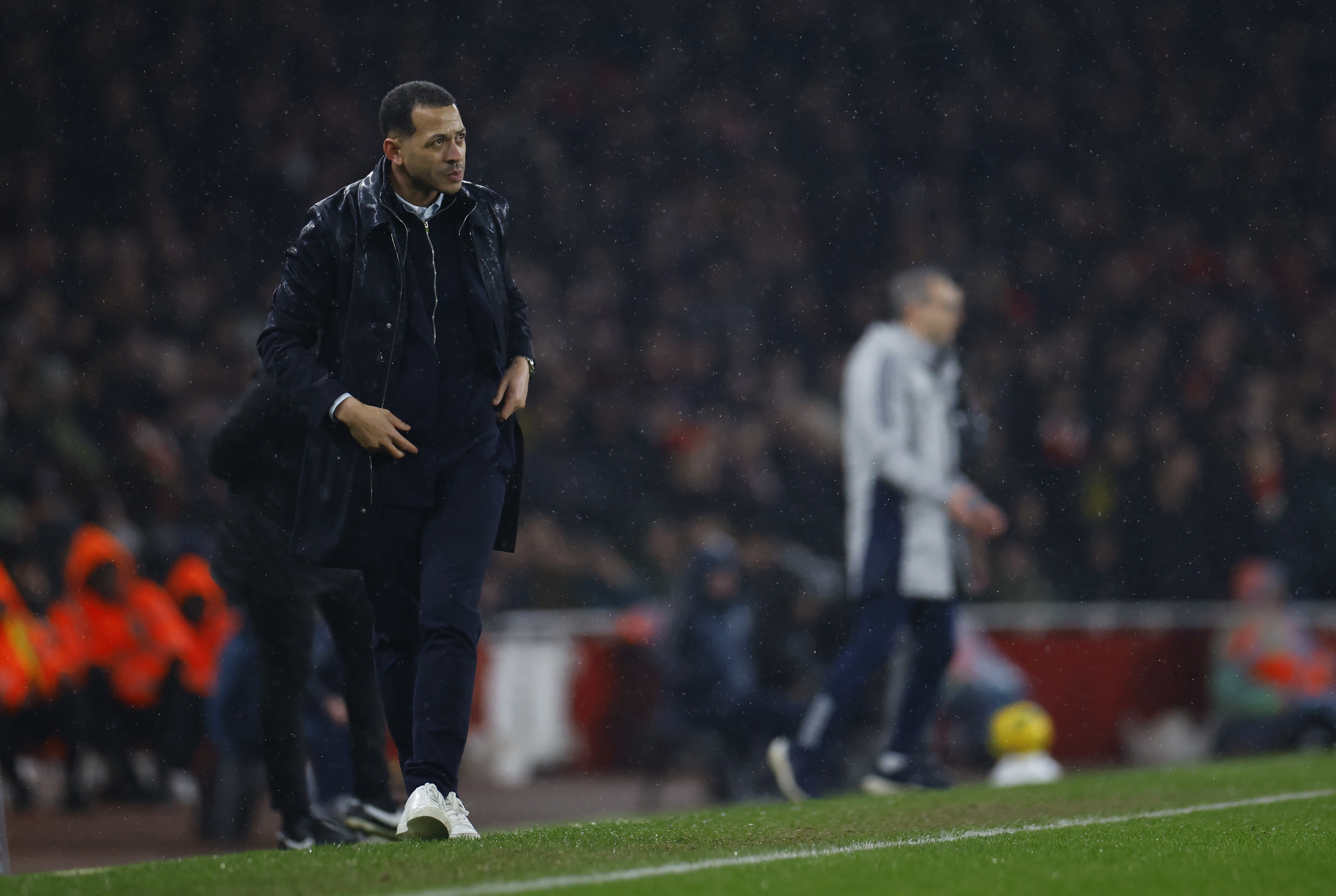 再次吃红牌+定位球丢分：这支切尔西问题依旧，他们缺少一个大哥